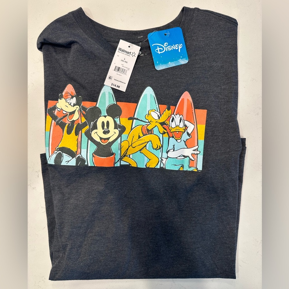 Men’s Disney/Surfboard Character T, size L.